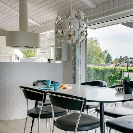 Aasta - 250m From The Sea By Interhome *