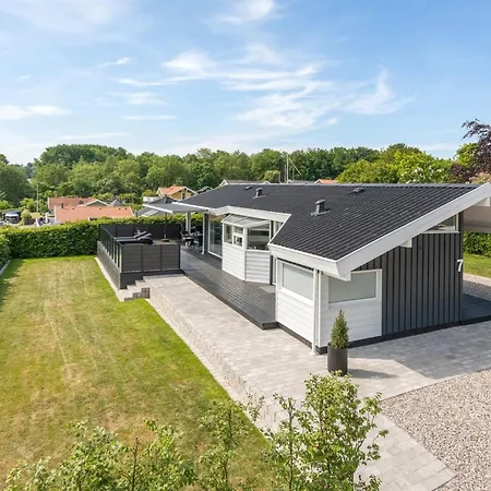 Semesterbostad Aasta - 250m From The Sea By Interhome Binderup Strand